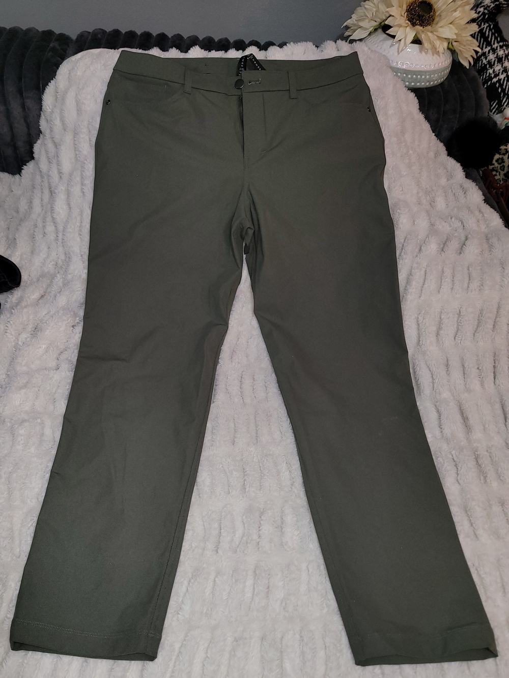 LULULEMON Men's Olive Green Slim Pants